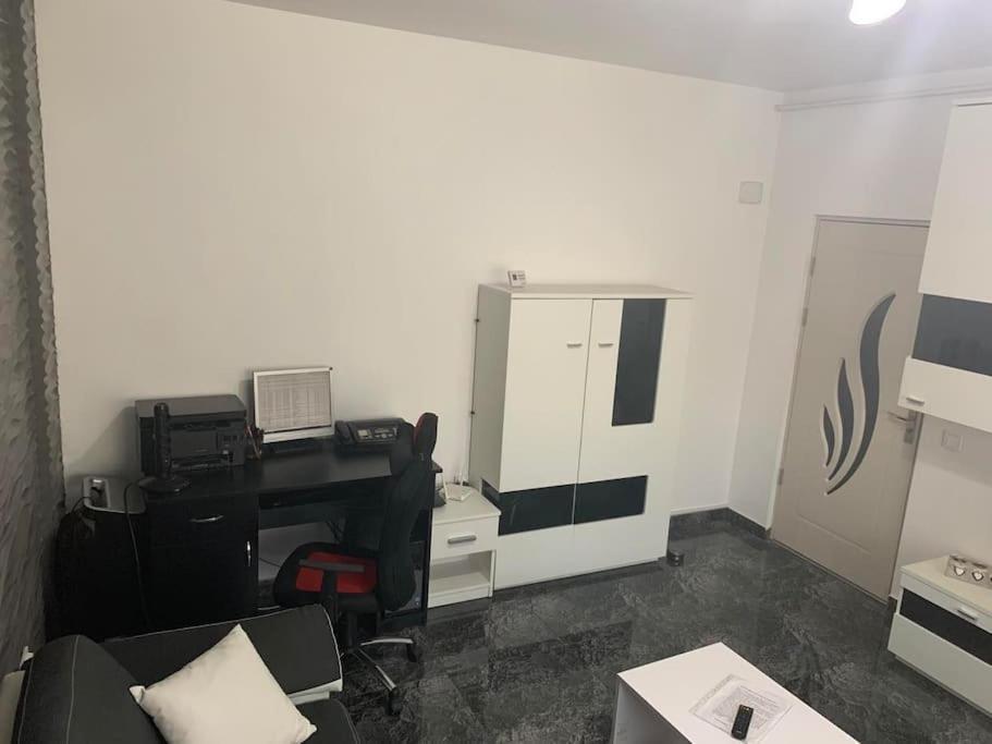 Cozy Flat Lägenhet Piteşti Exteriör bild
